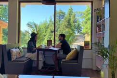 Alt Life Stays - Dharamkot Mcleodganj