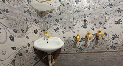 Diamond Guest House Room Type - Deluxe AC Room
