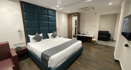 Hotel Silver Cle Hitech City Room Type - Premium Balcony Room
