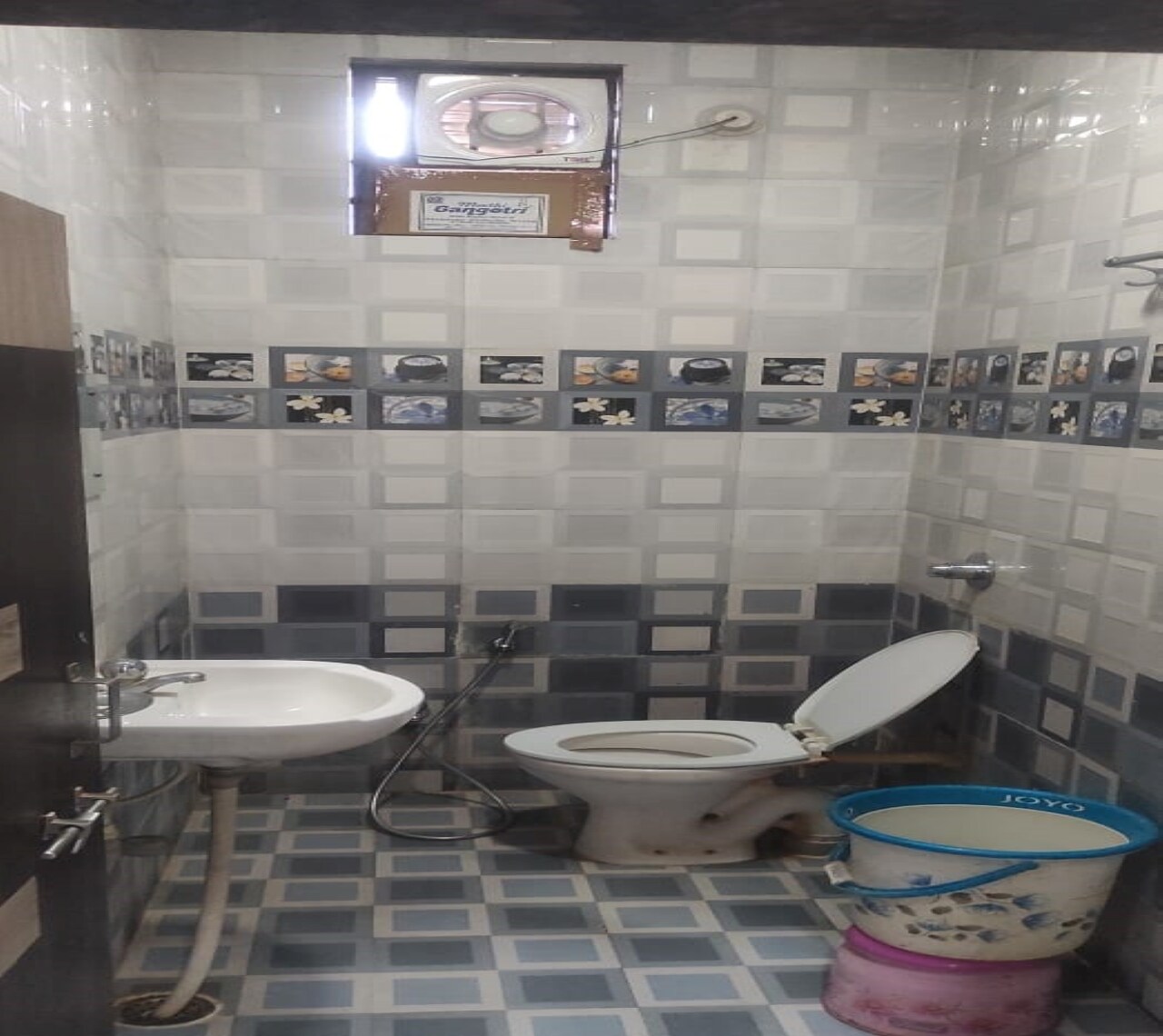 Narayan Guest House - Tap to explore photos