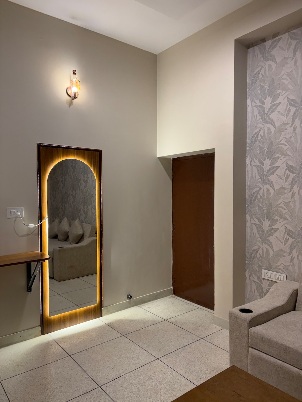 B-16 Stays-Boutique Stay w/Kitchen |Central Jodhpur| Pet friendly - Tap to explore photos