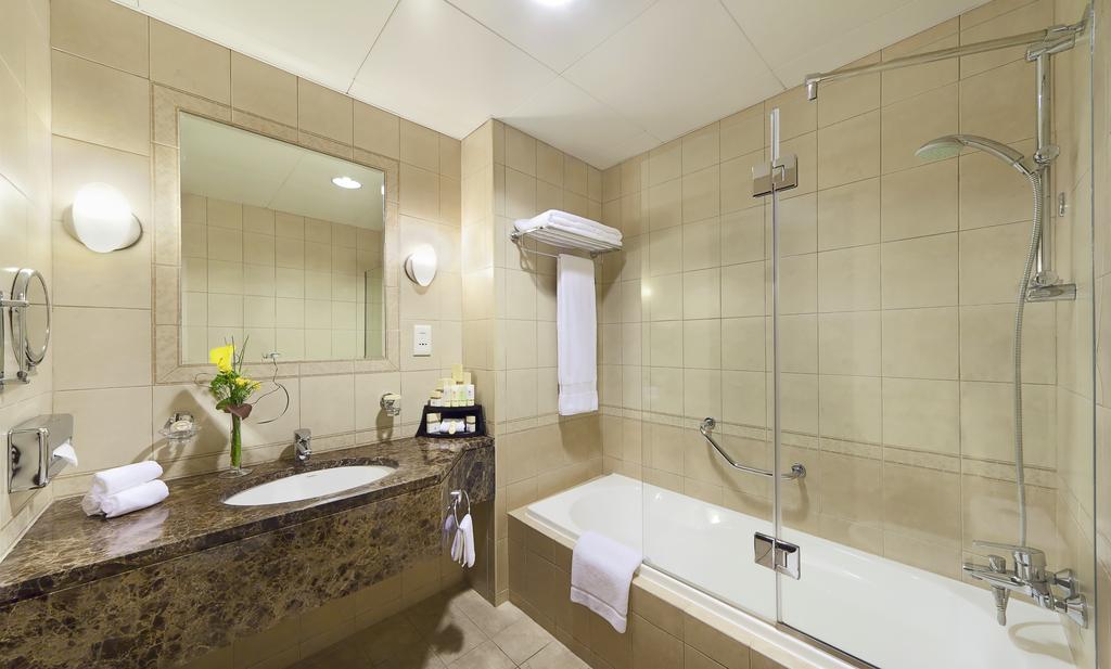 Al Manzel Hotel Apartments - Tap to explore photos