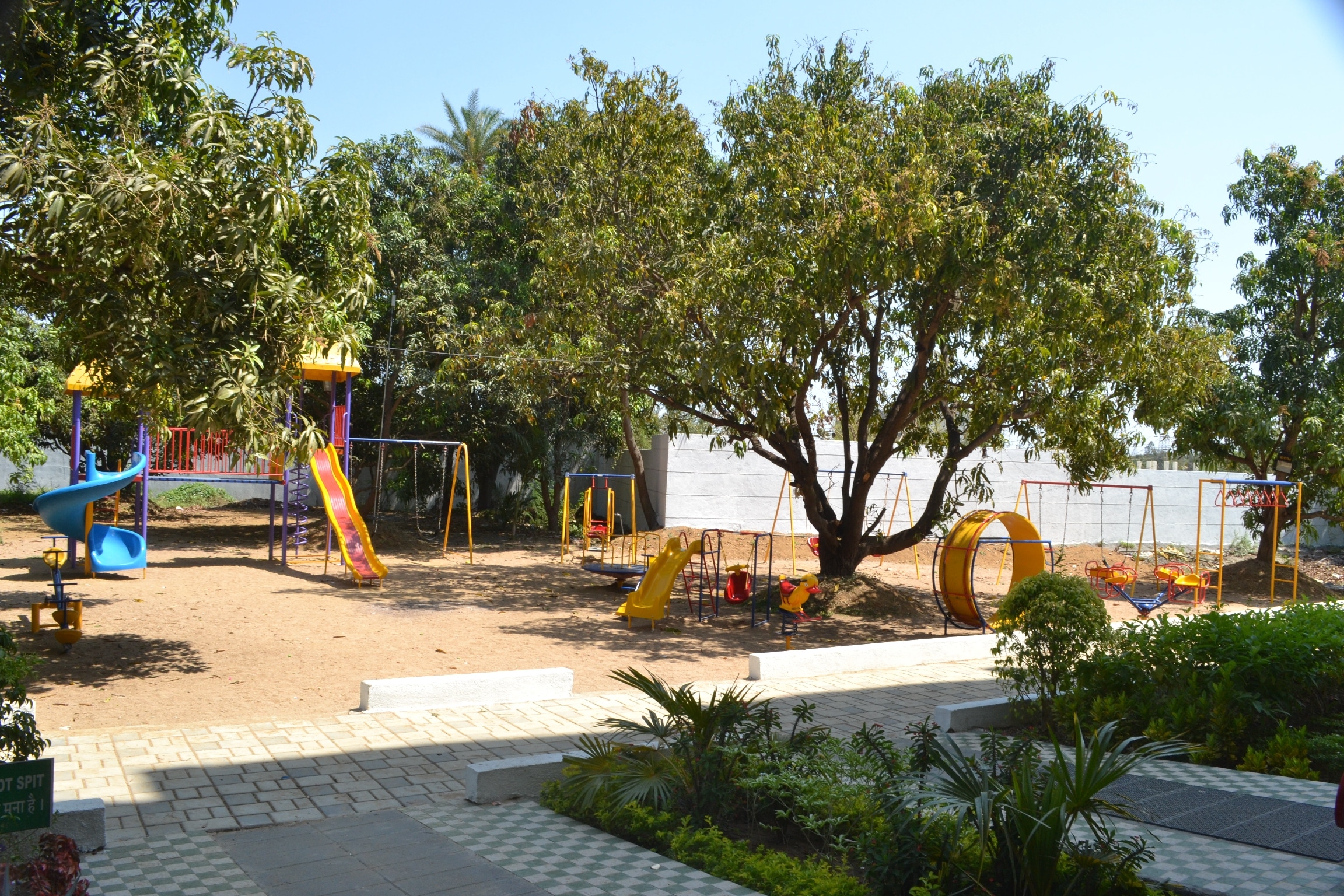 Pluz Resort - Tap to explore photos