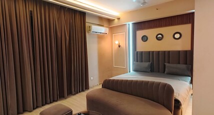 FEEL STAY IN Room Type - Bedroom