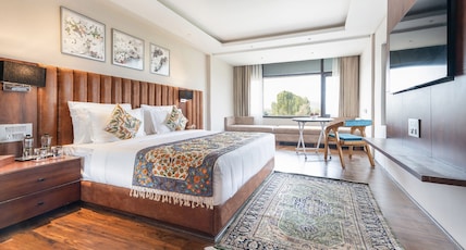 Hotel 11 Boulevard - Dal View Room Type - Premium Room - Dal View Hotel 11 Boulevard - Dal View Room Type - Premium Room - Dal View