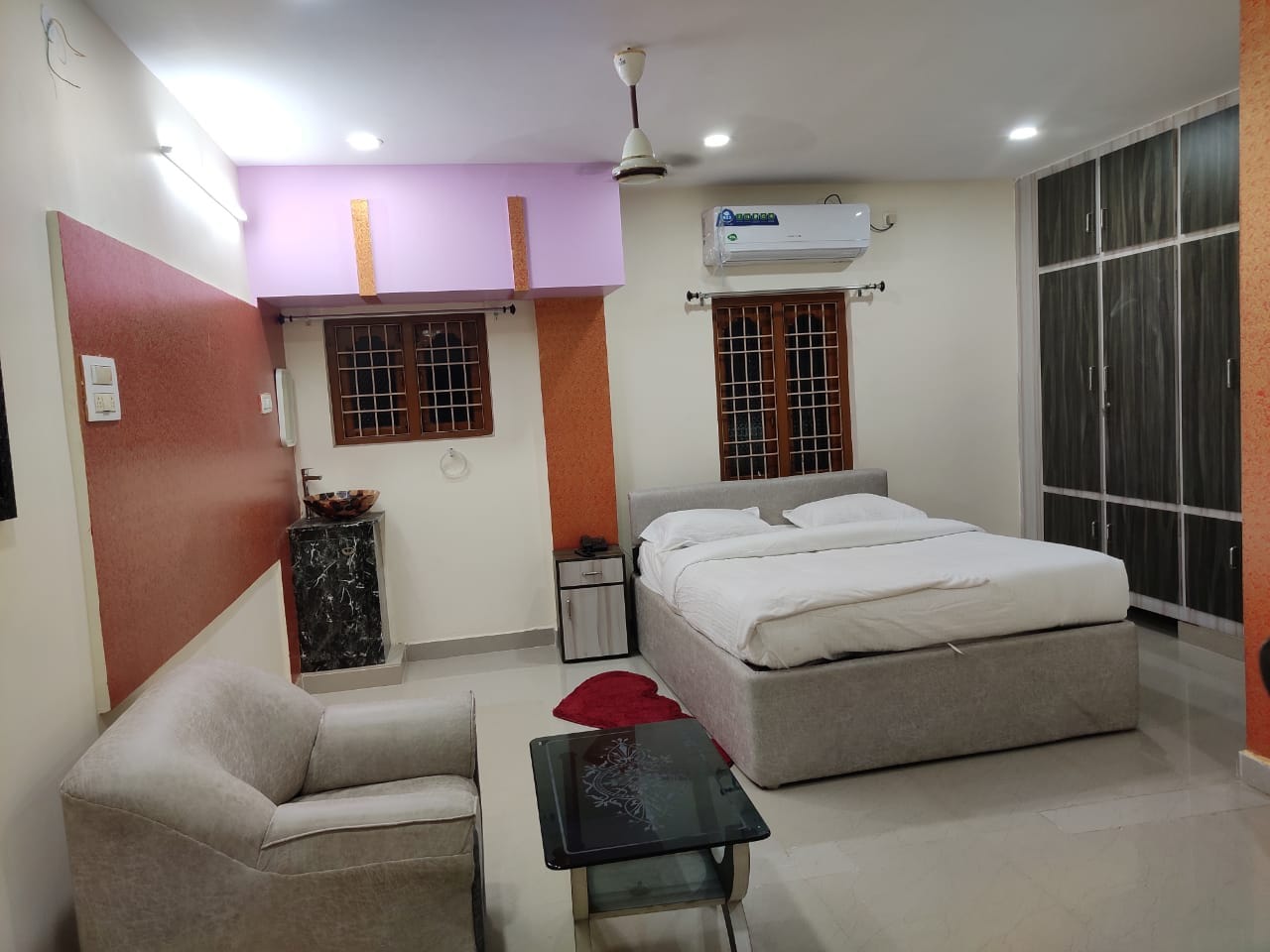 Hotel Murari Inn Residency - Tap to explore photos
