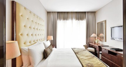 Marriott Suites Pune Room Type - 1 Bedroom Residential Suite, Living Room, Garden Access, Kitchenette