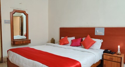Hotel Raja Room Type - Super Deluxe Room- AC