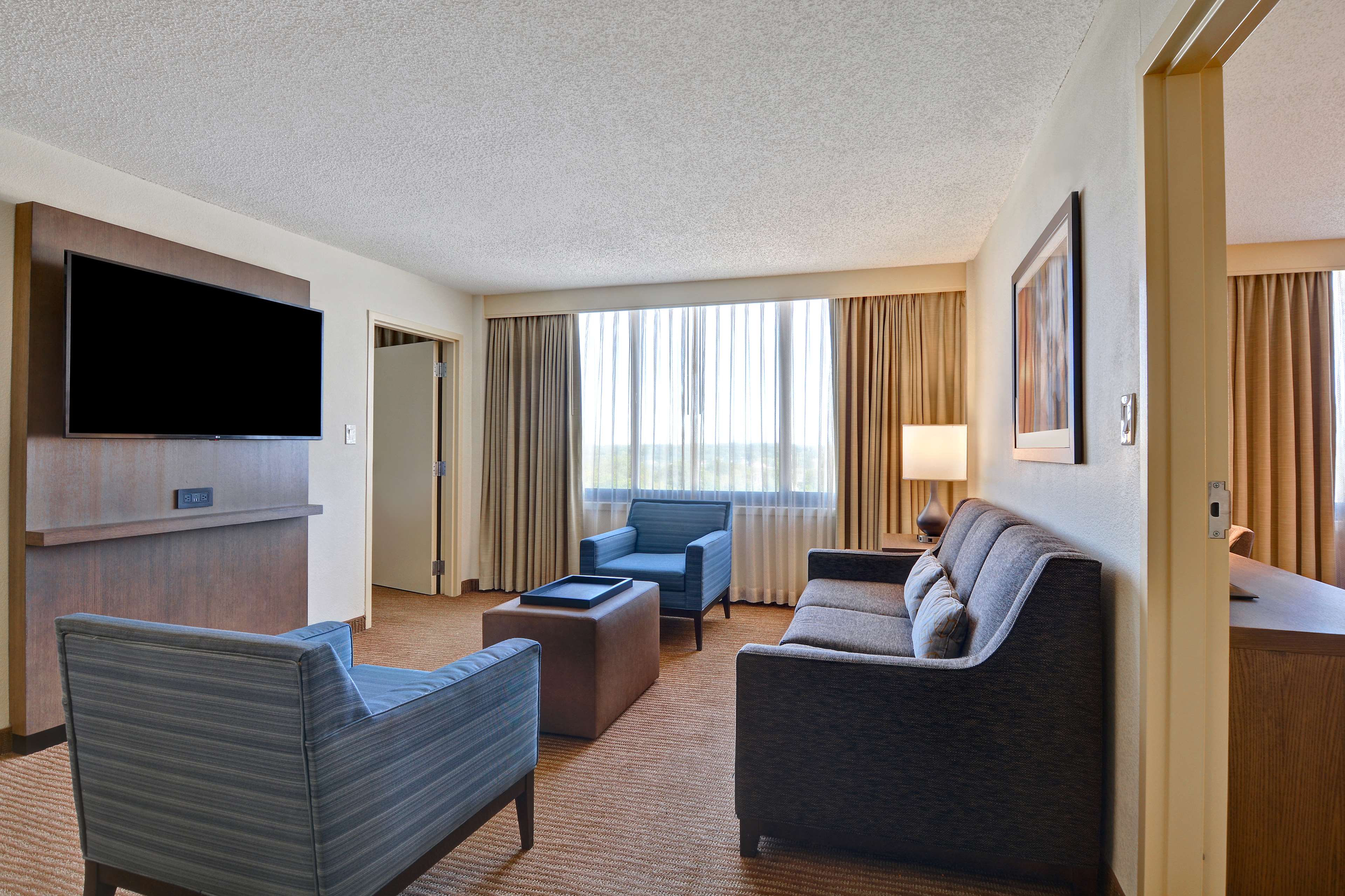 Embassy Suites Winston-Salem - Tap to explore photos