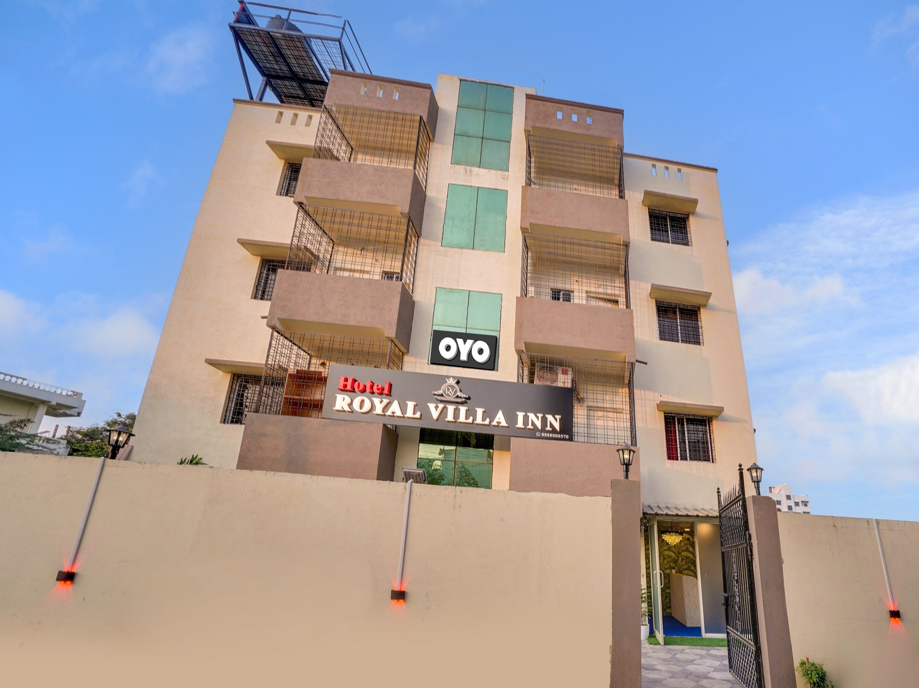 Flagship Royal Villa Inn - Tap to explore photos