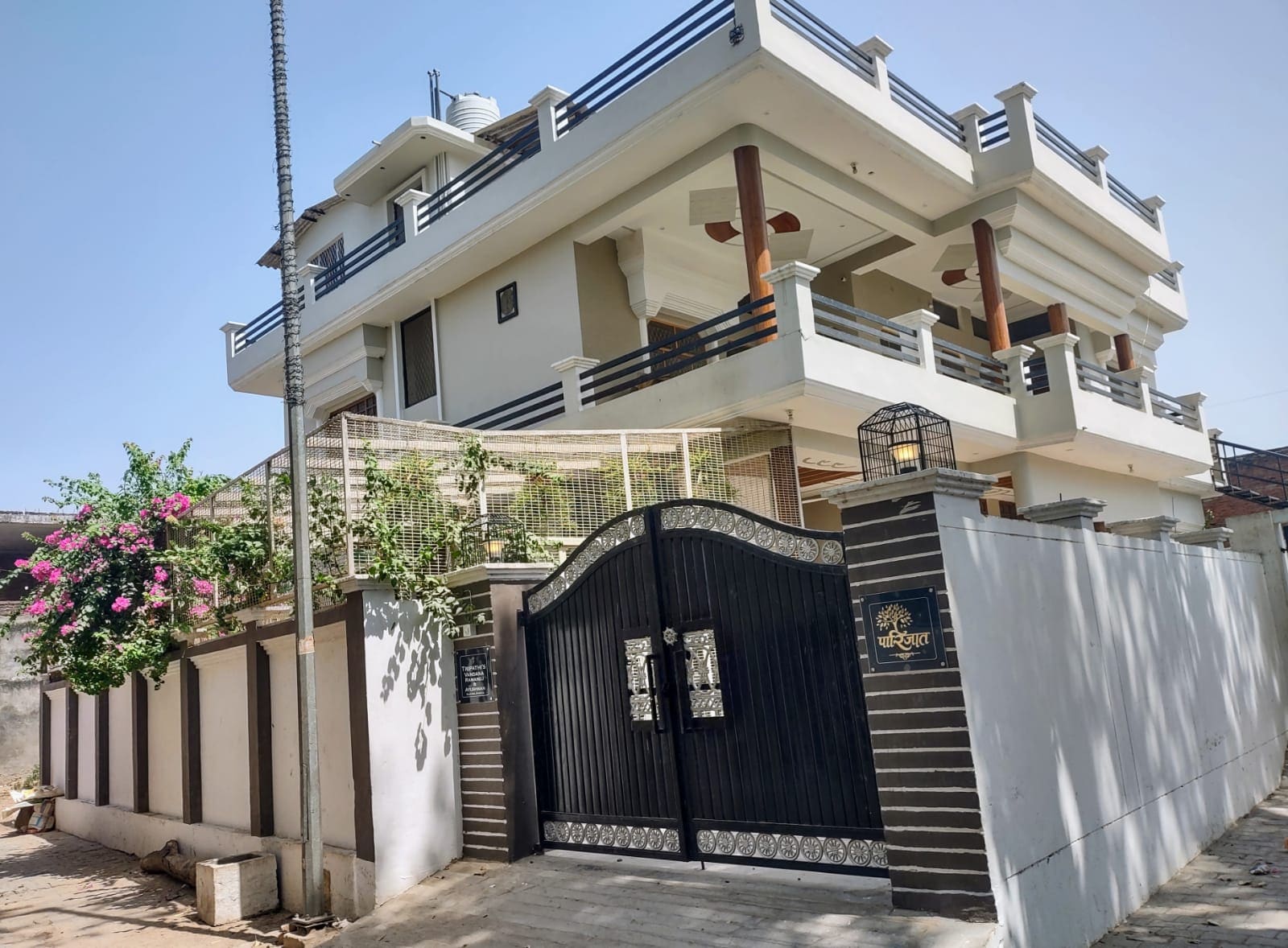 PAARIJAAT Homestay - Tap to explore photos