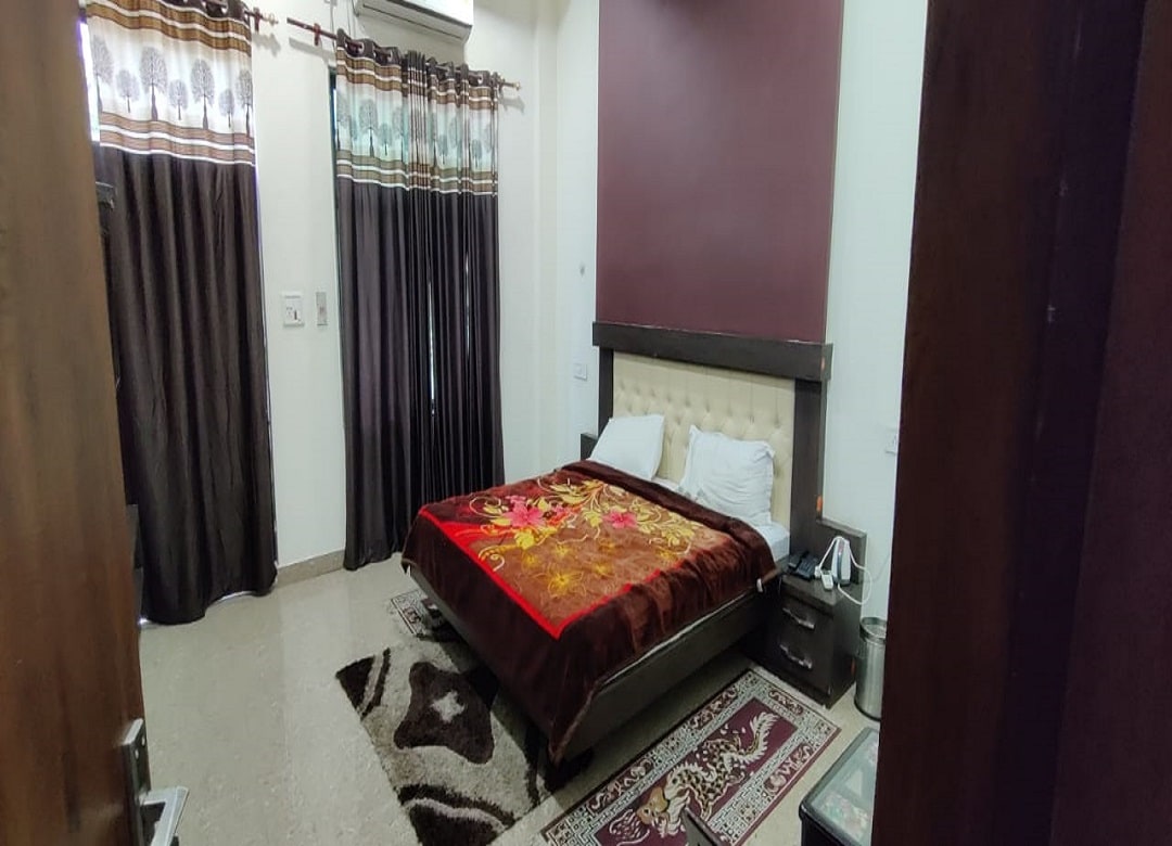 HOTEL SAGAR CUM MARRIAGE PALACE - Tap to explore photos