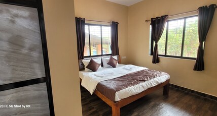 Dakshin Kashi Home stay -Harihareshwar Room Type - AC DELUXE ROOM -1
