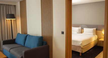 Novotel London Wembley Room Type - Suite with King size bed and sofa
