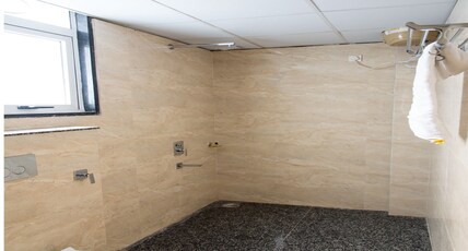 LB The Amar Palace Room Type - Family Room