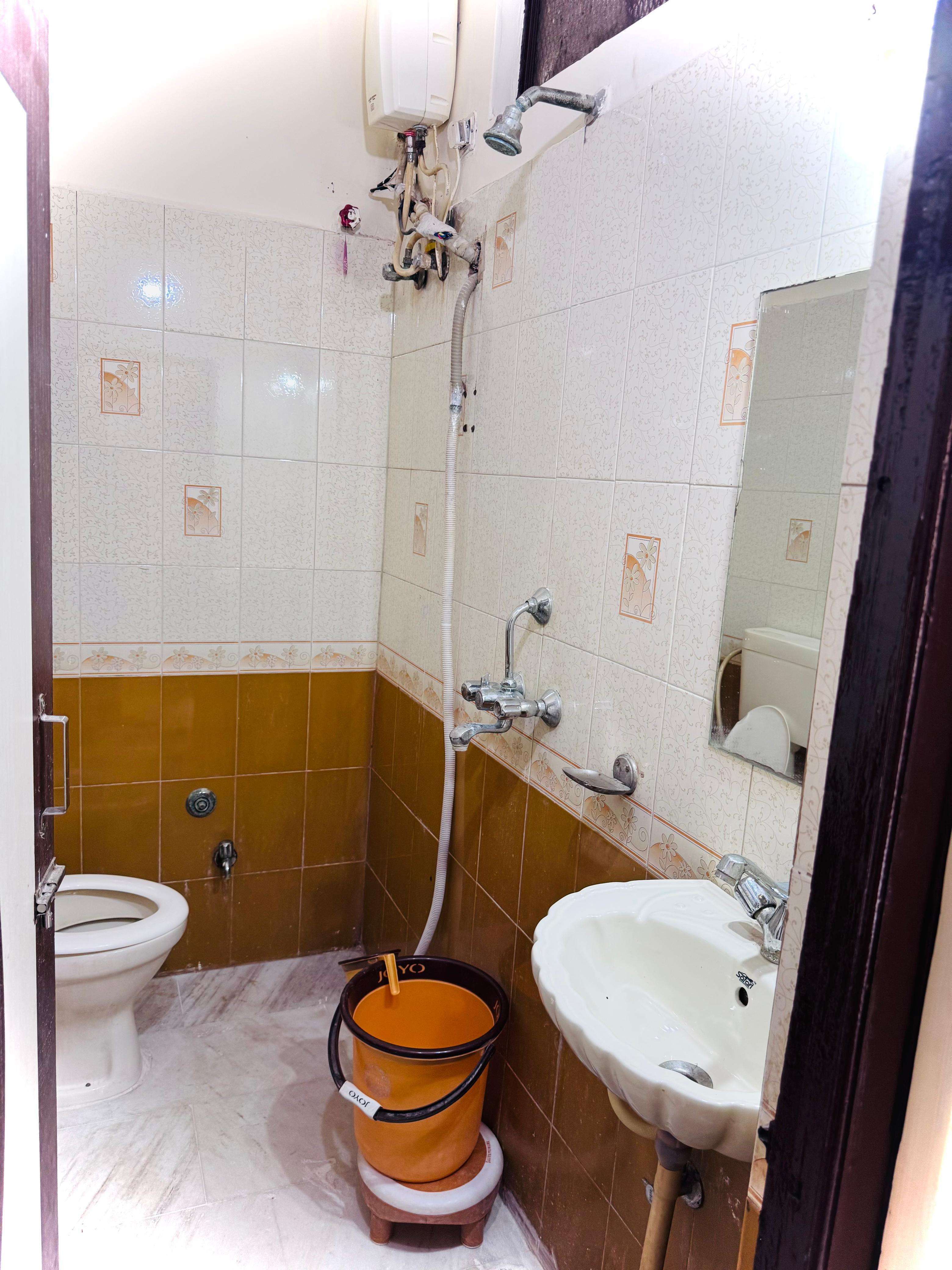 Ideal Guest House - Tap to explore photos
