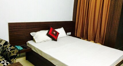 Hotel Basera Room Type - Deluxe Queen Bed Room