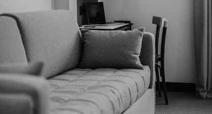 Greet Hotel Brest A Room Type - Pop Plus room with 1 double bed and 1 modular sofa