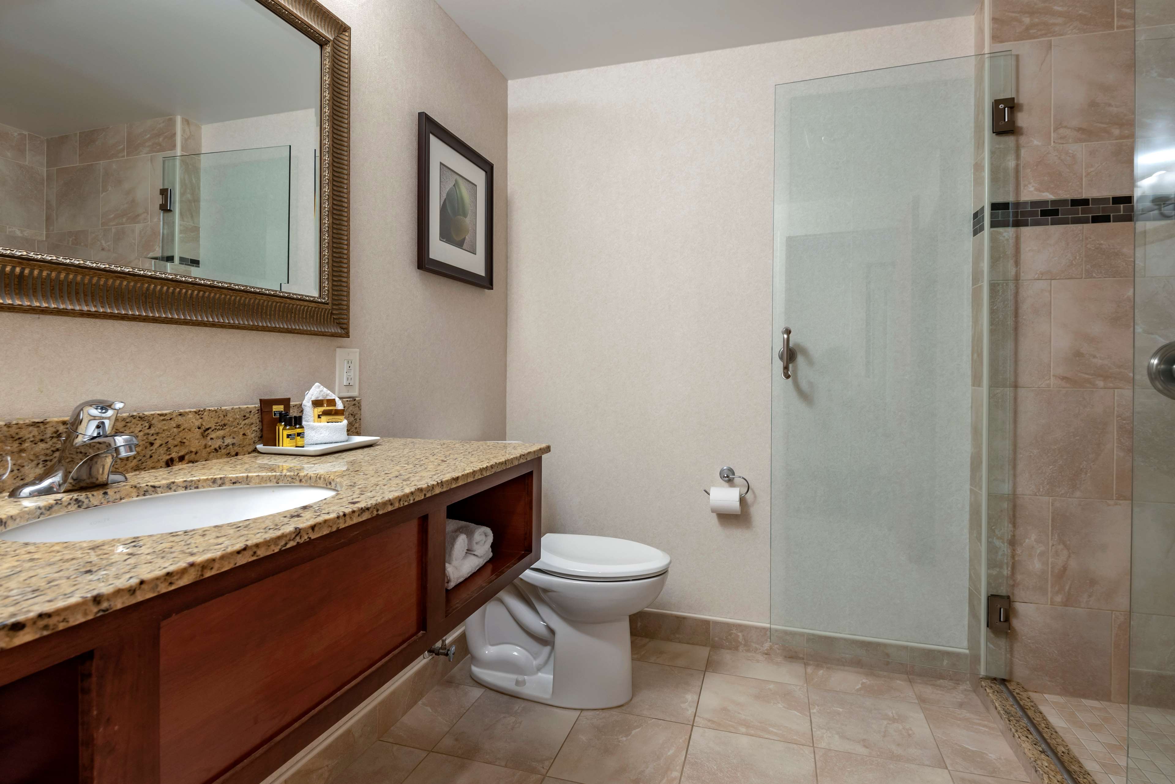 Best Western Plus Oswego Hotel and Conference Center - Tap to explore photos
