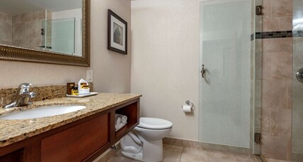 Best Western Plus Oswego Hotel and Conference Center Room Type - 2 Queen Beds, Non-Smoking, River View, Balcony, Microwave And Refrigerator, High Speed Internet Acce Best Western Plus Oswego Hotel and Conference Center Room Type - 2 Queen Beds, Non-Smoking, River View, Balcony, Microwave And Refrigerator, High Speed Internet Acce