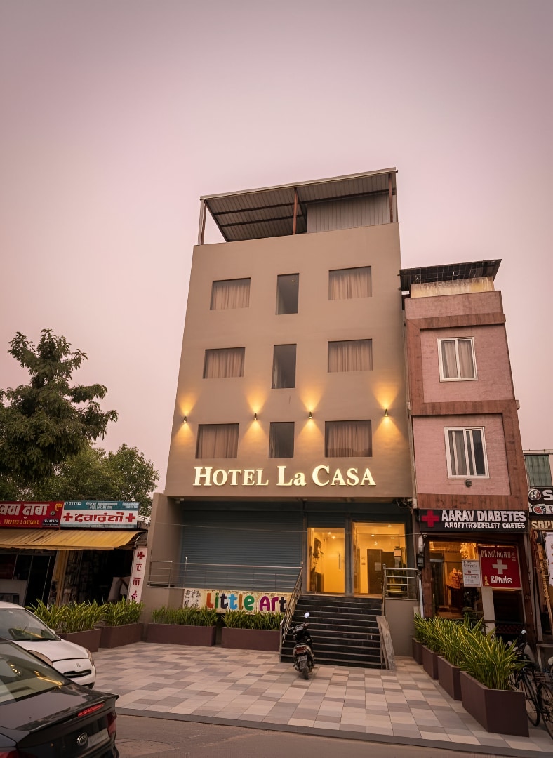 Hotel La Casa - Near Durgapura Railway Station - Tap to explore photos
