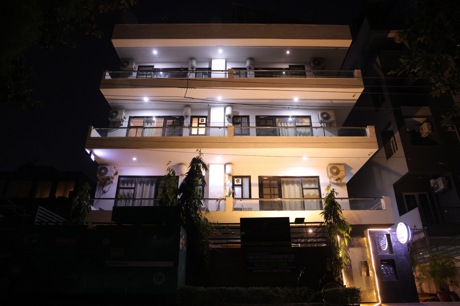 Hotel Pearl Pavallion Gurgaon - Tap to explore photos