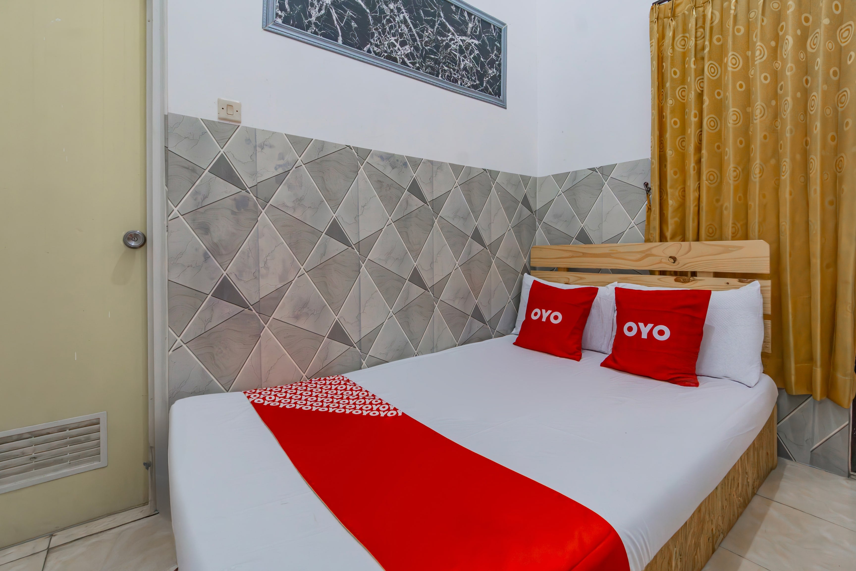 OYO Life Hotel O Forzando Hotel - Tap to explore photos