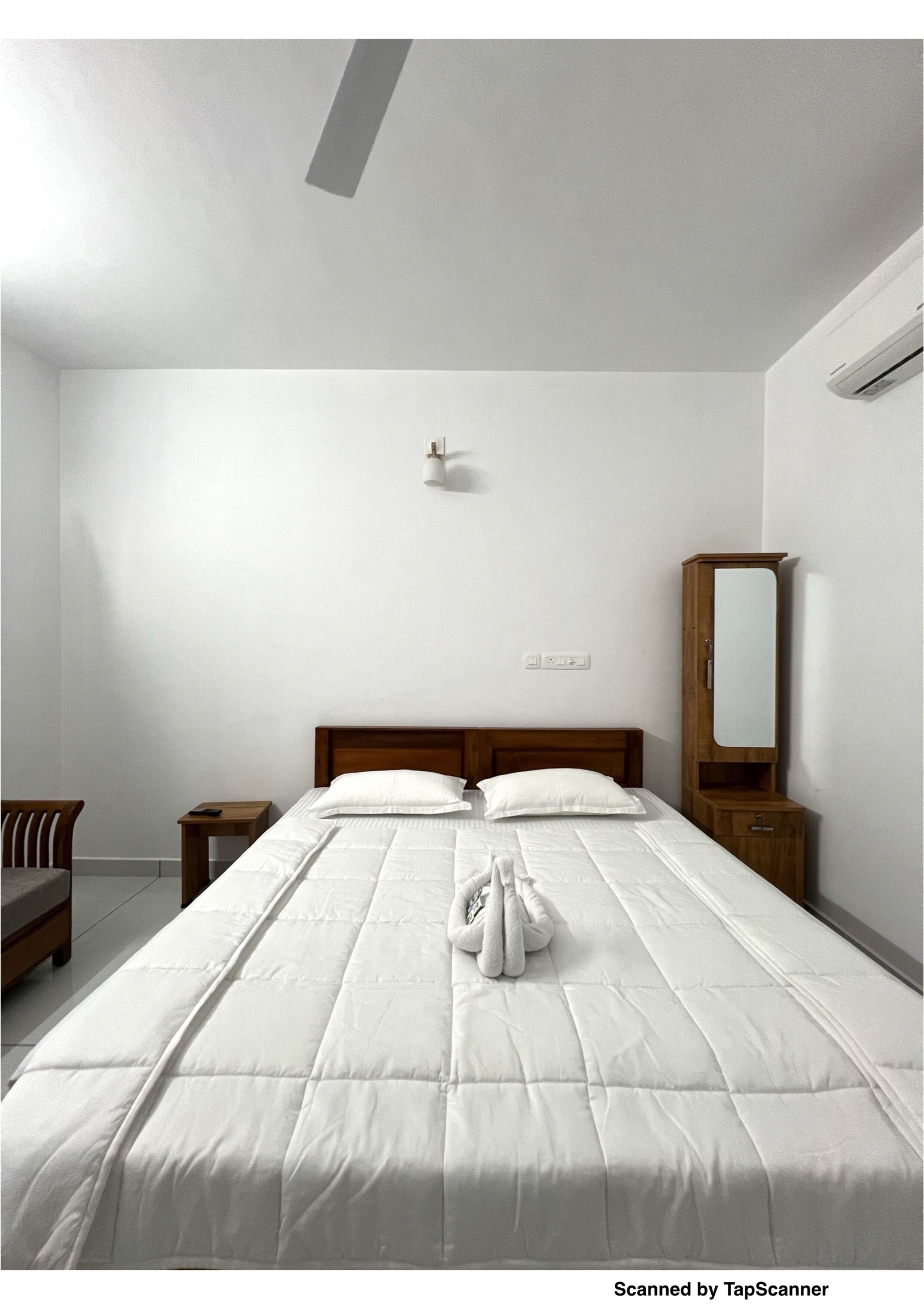 ZEPHYR Beach stay Inn - Tap to explore photos