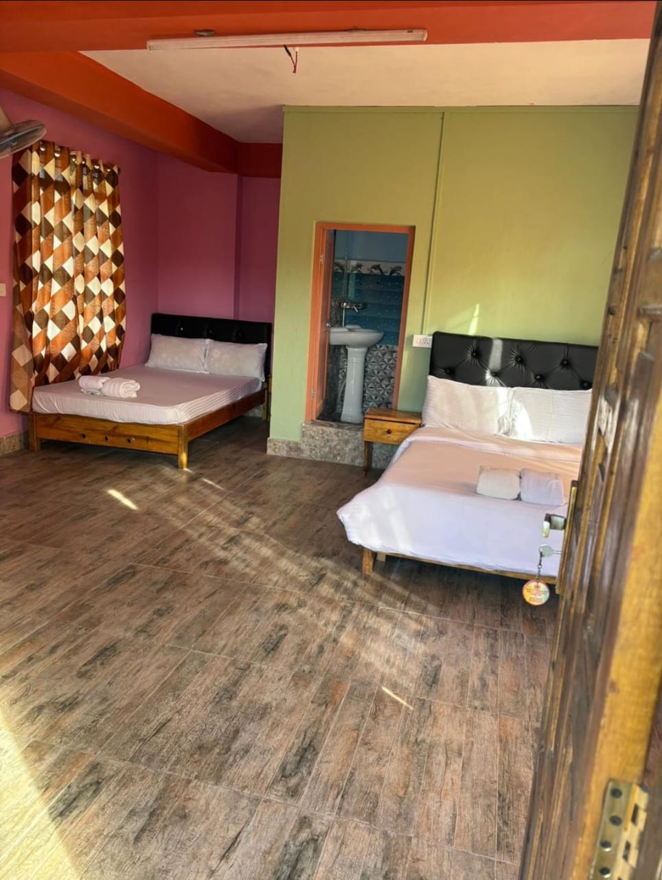 Pari Homestay - Tap to explore photos