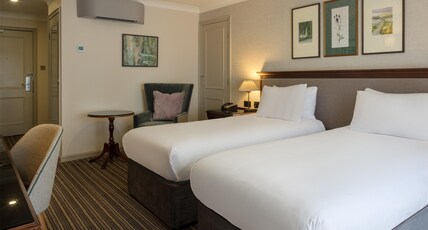 DoubleTree by Hilton Cheltenham Room Type - TWIN DELUXE ROOM WITH VIEW