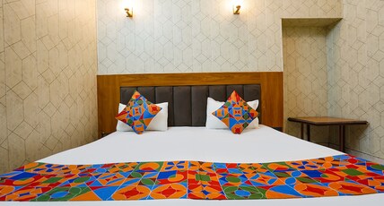 FabHotel Golden Heritage Room Type - Deluxe Room