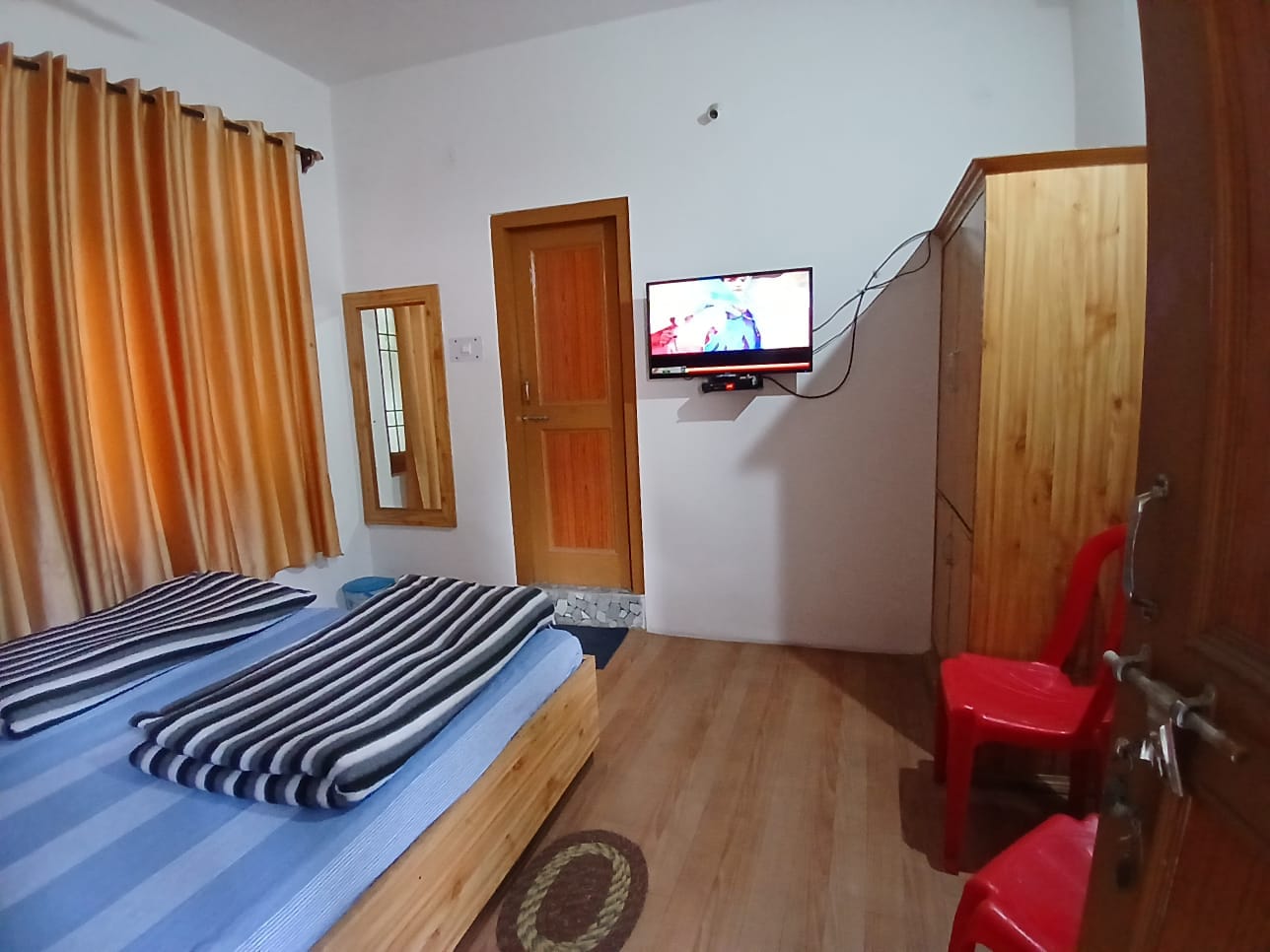 Mount view guest house patlikuhal manali - Tap to explore photos