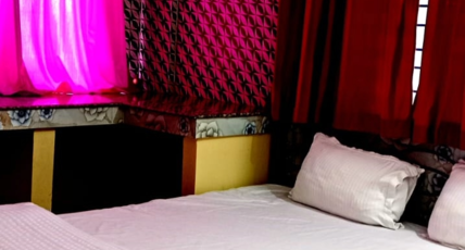 Royal Palace Room Type - Normal AC Triple Bed