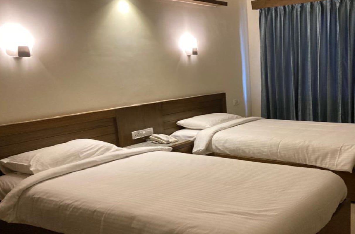 Hotel Vari Park - Tap to explore photos