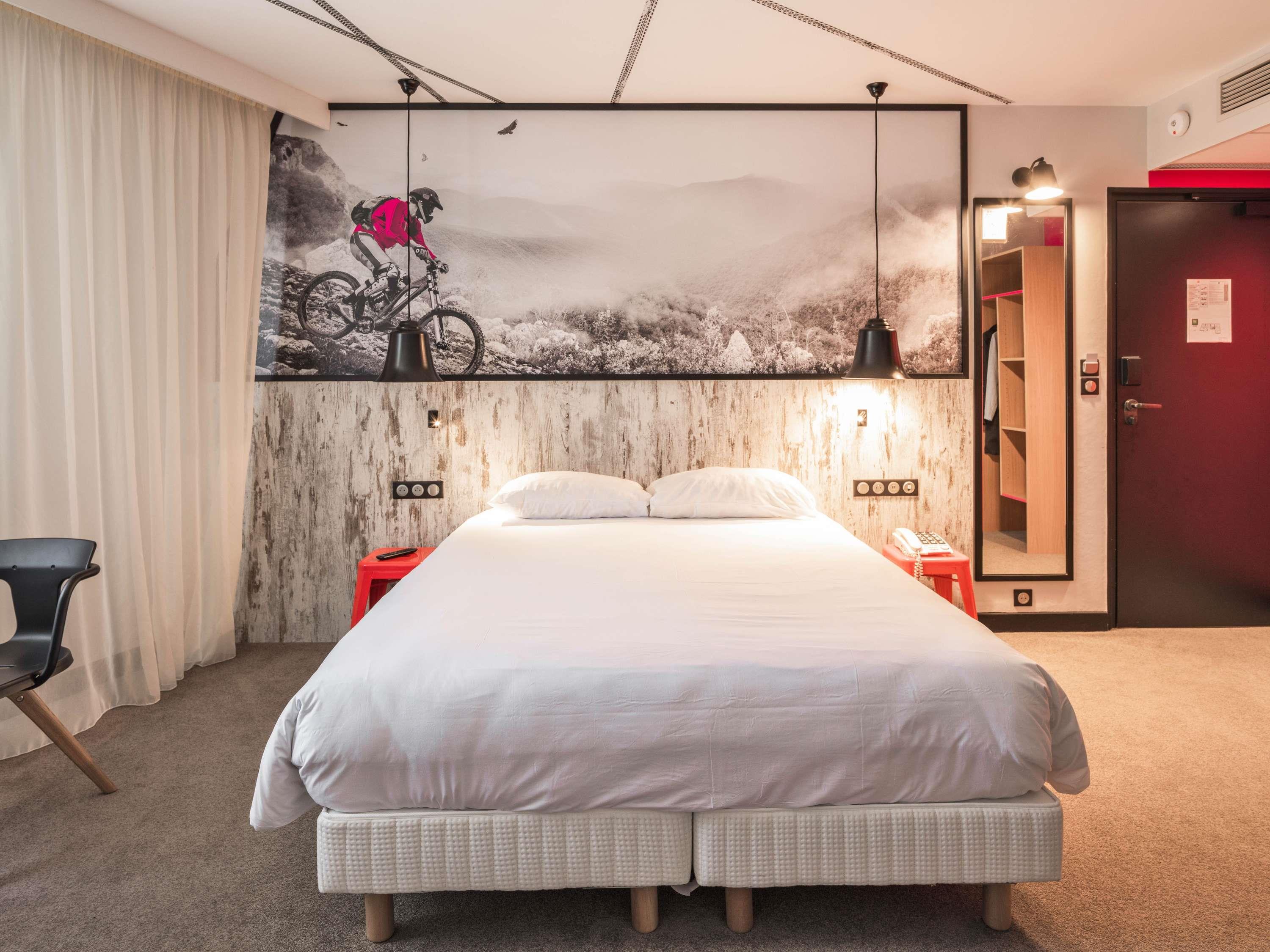 ibis Styles Dinan Centre Ville - Tap to explore photos