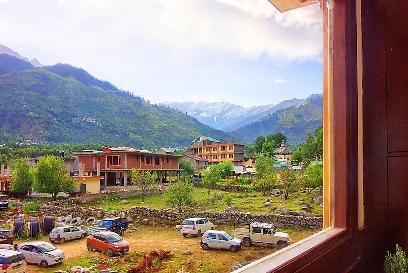 Maxwell Stays Manali - Mountain View - Tap to explore photos