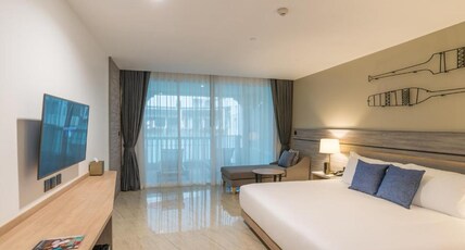 Centara Ao Nang Beach Resort and Spa Krabi Room Type - Deluxe Pool Access King