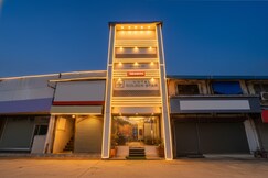 FabHotel Golden Star