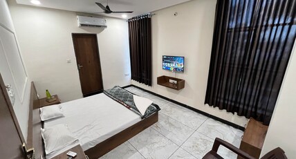 Hotel Jayashree Room Type - Luxury AC Room