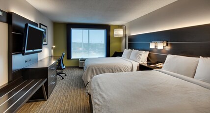 Holiday Inn Express Georgetown Room Type - 2 Queen Standard Comm Mobil Access Tub