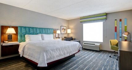 Hampton Inn & Suites by Hilton - Guelph Room Type - 1KING BED DELUXE RM NOSMOK