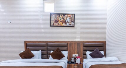Jasneet Home Stay(300M From Golden Temple) Room Type - Triple Bed Room