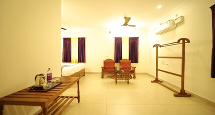 Yellow Residency Room Type - Deluxe Room