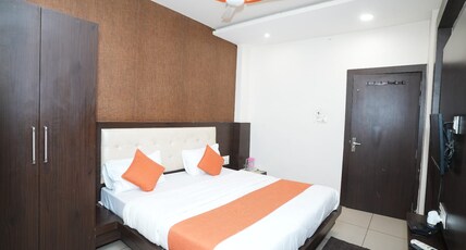 Hotel Shree Vijay Palace Room Type - Double Bed A/C Room
