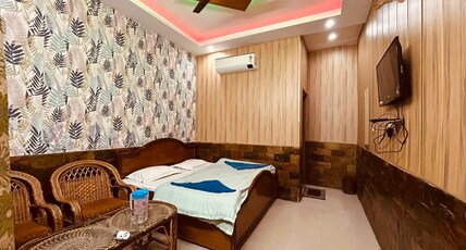 Hotel Urvashi - Banquet Hall Property, Srinagar Room Type - Family AC Deluxe Room ( Quad Sharing )