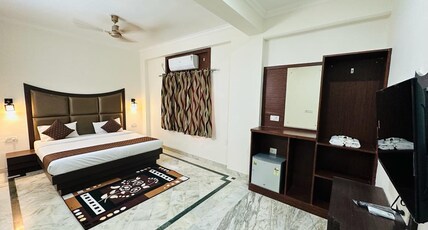 Sheela homestay Room Type - Deluxe Double Room