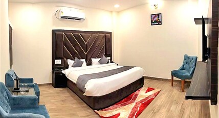 Hotel Shreya Galaxy Room Type - Super Deluxe Double AC Room