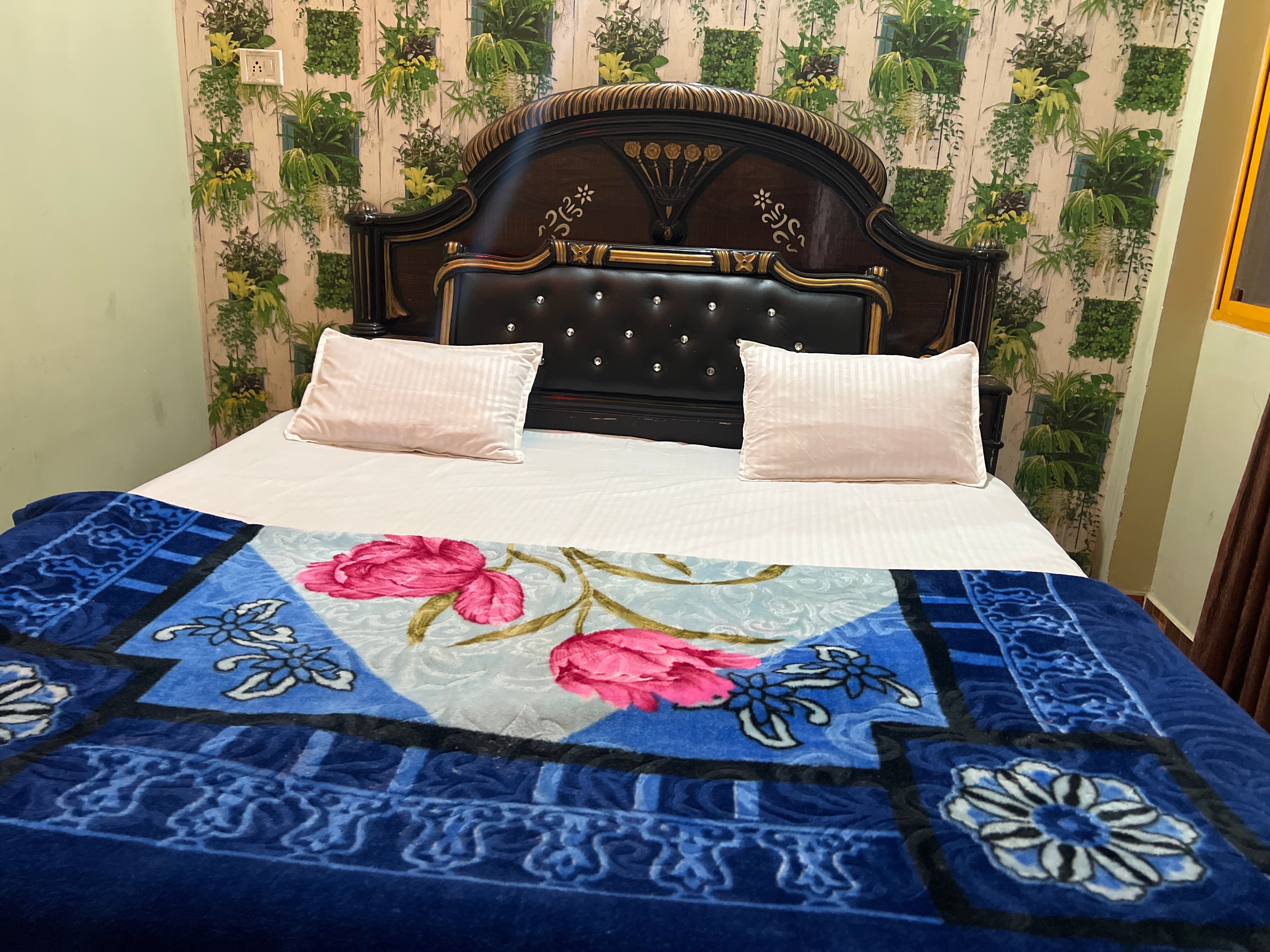 Shambhu Home Stay - Tap to explore photos