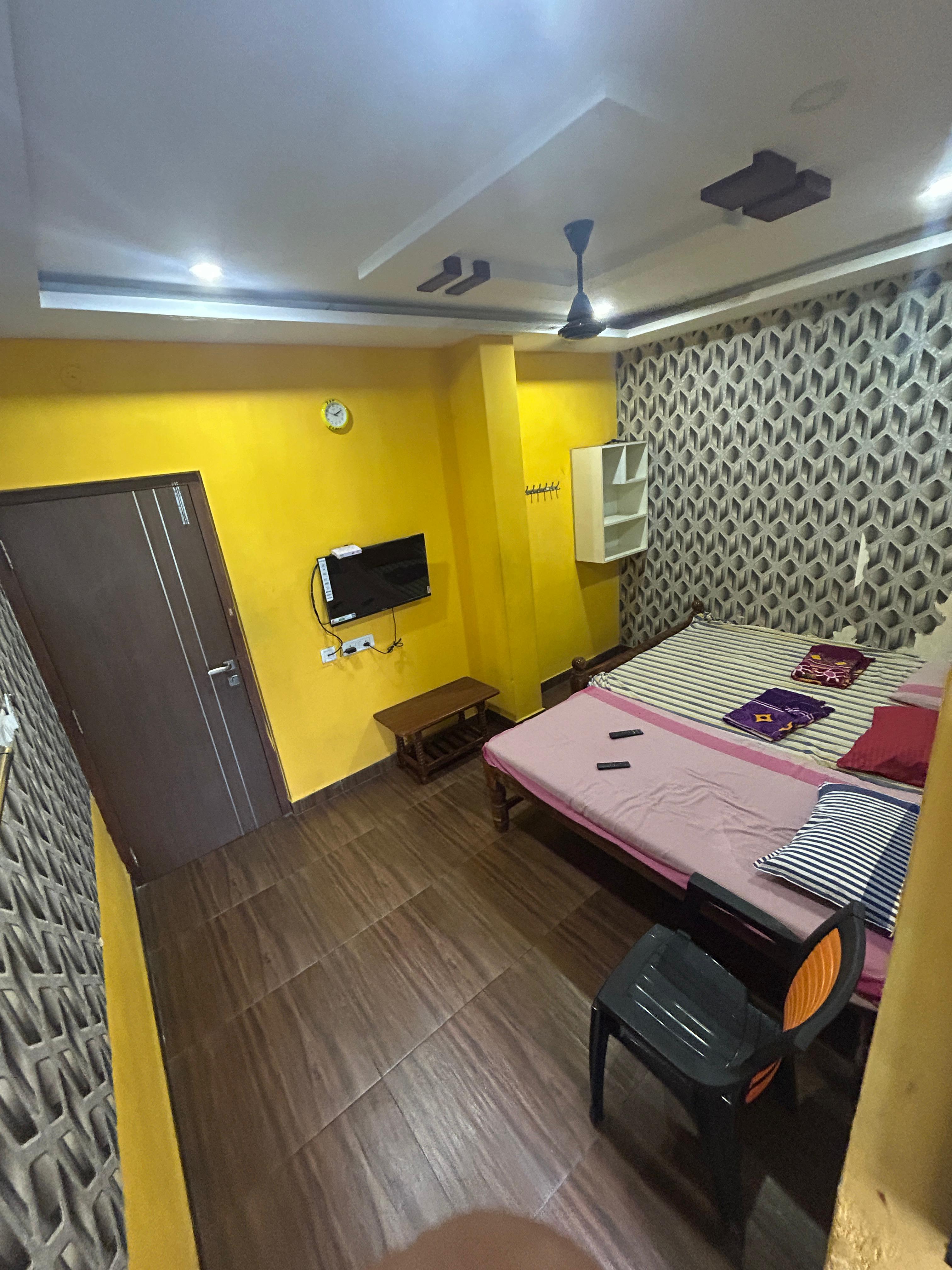 Jsn Palace - Tap to explore photos