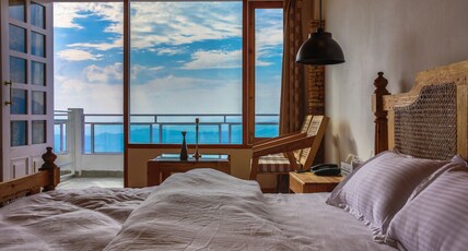 Stonewood Villa Room Type - Premium Cedar Room with Balcony